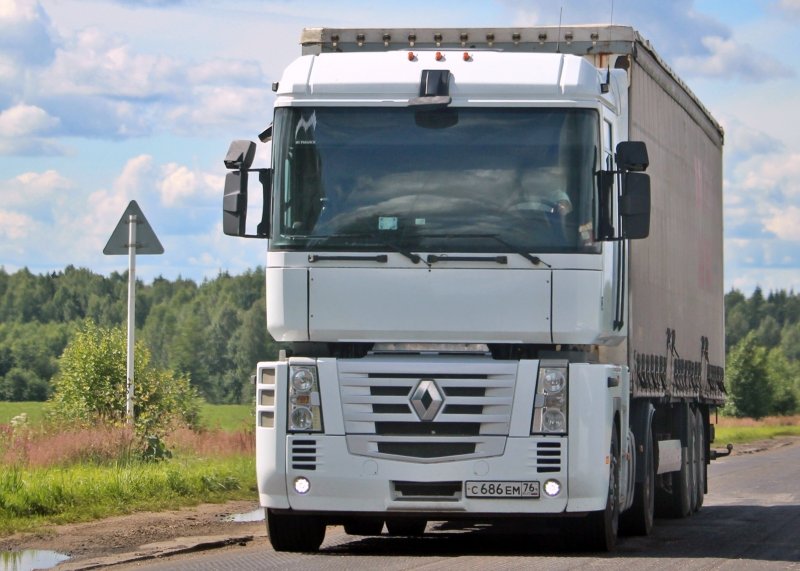 Renault Magnum