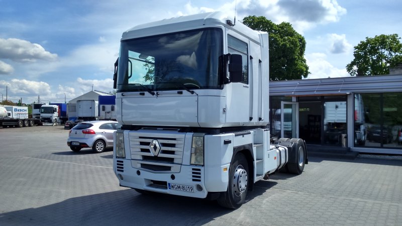 Renault Magnum