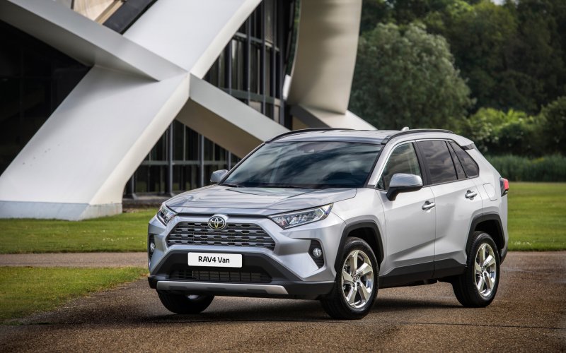 Тойота рав 4 серебристый металлик