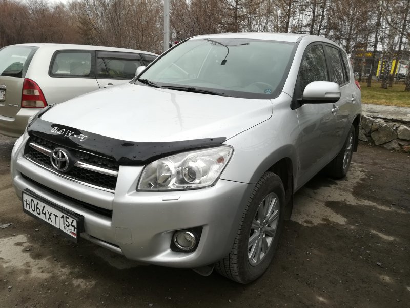 Toyota rav4 2020 серебристый металлик