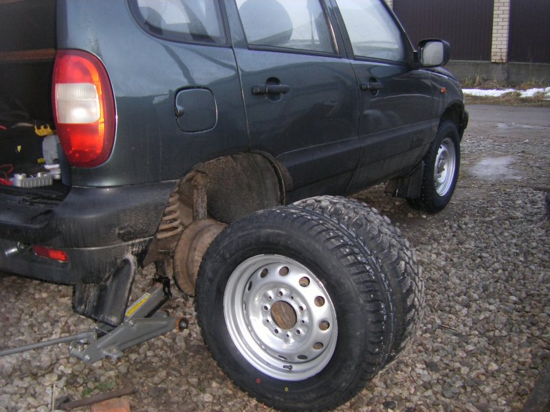Резина на Шевроле Нива 205/70 r15