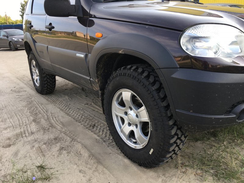 Резина на Шевроле Нива r16