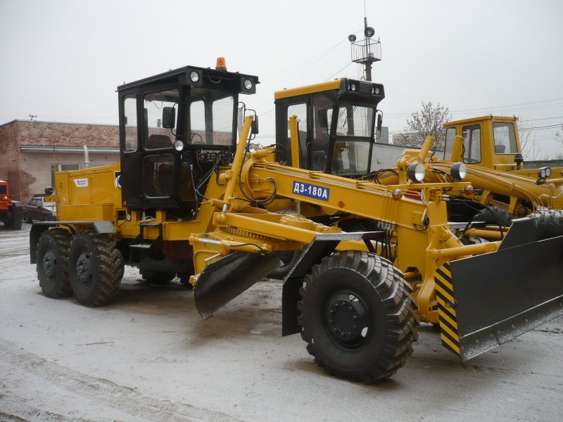 Автогрейдер ДЗ-180