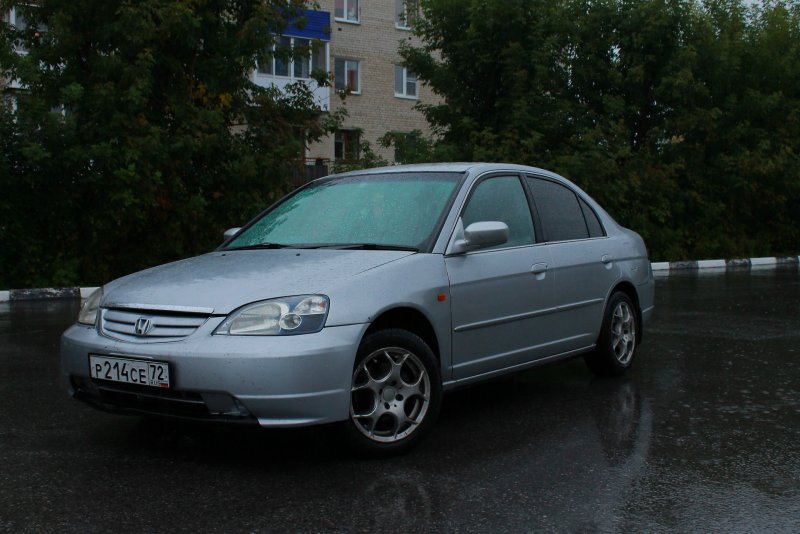 Хонда Цивик 2002 года хэтчбек