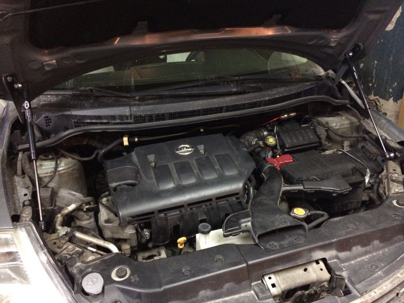 Nissan Tiida 2005 двигатель