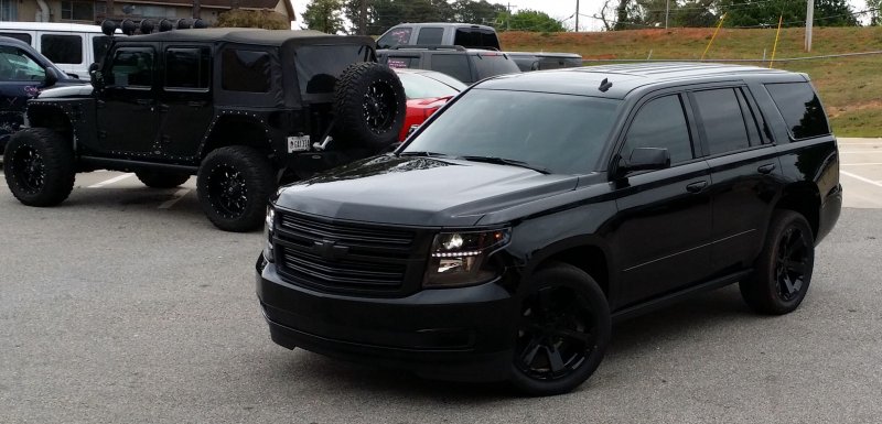 Chevrolet Tahoe черный
