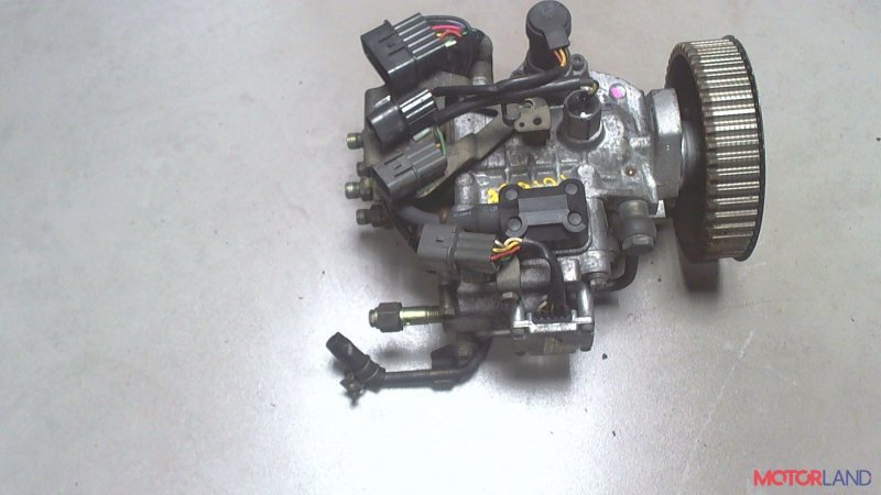 Mitsubishi mr497658 кронштейн топливного насоса