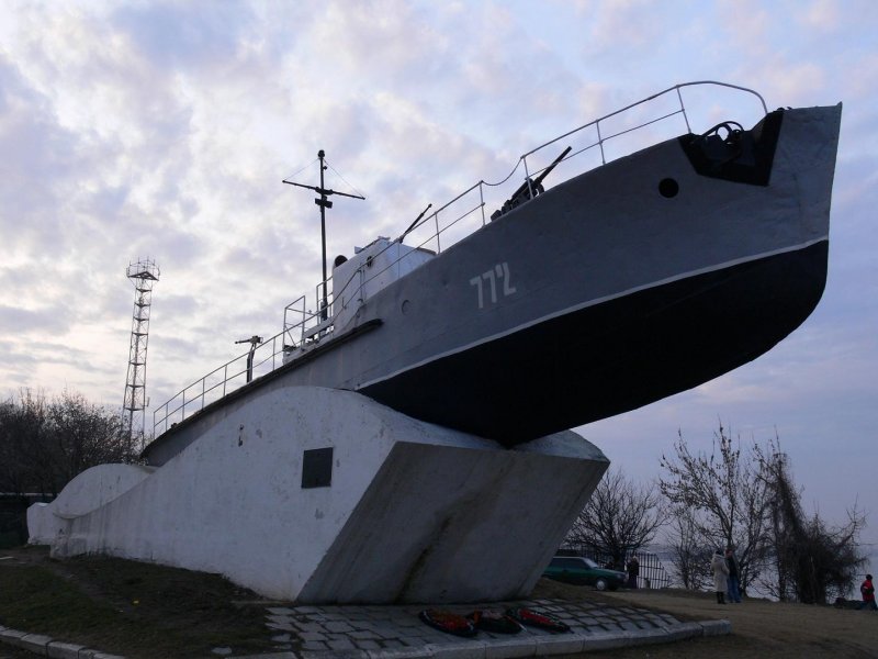 Таганрог корабль ― памятник морякам Азовской флотилии