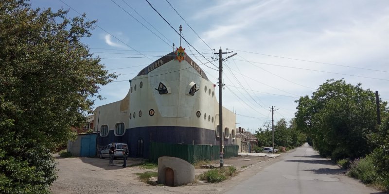 Таганрог корабль ― памятник морякам Азовской флотилии