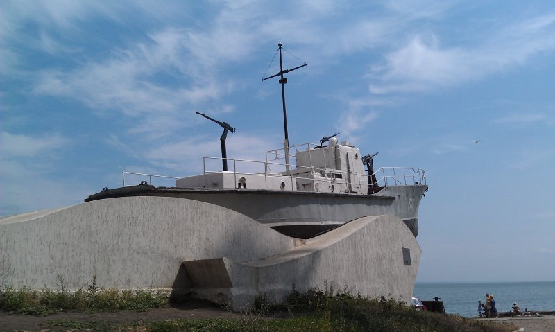 Таганрог корабль в порту памятник