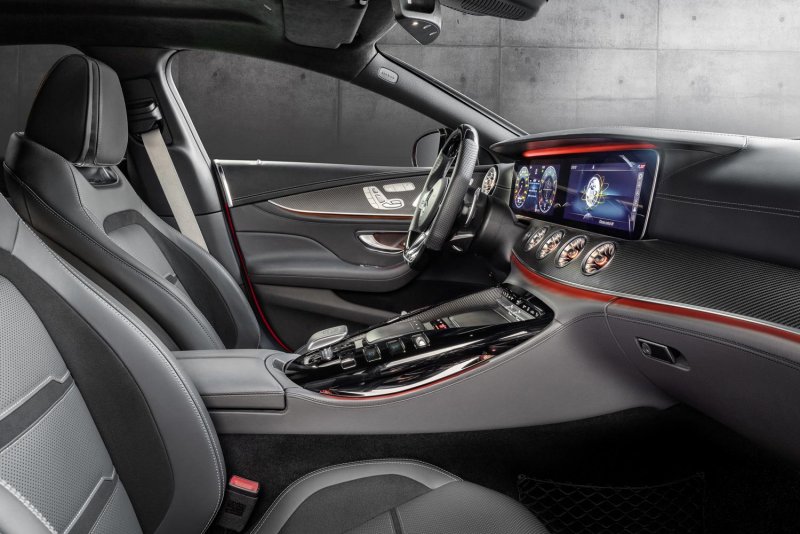 Мерседес-Бенц gt 43 AMG