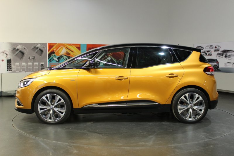 Renault Grand Scenic 4 r17