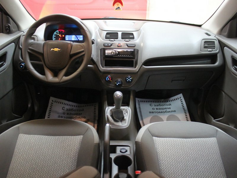 Chevrolet Cobalt 2 салон
