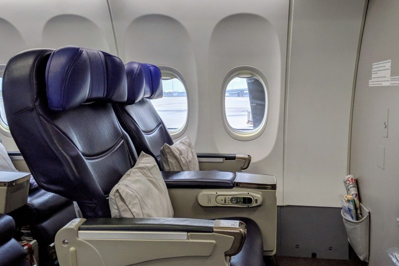 Boeing 737 Max 8 s7 салон