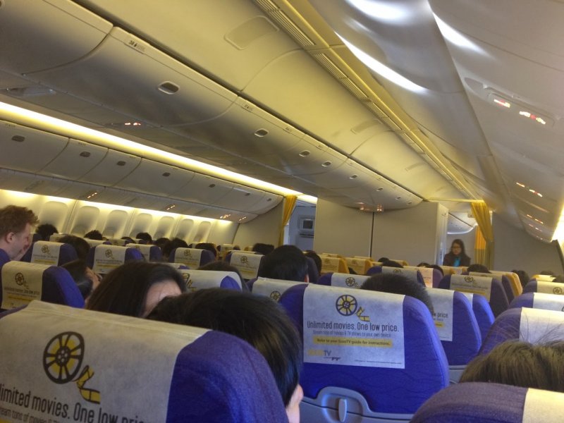 Boeing 737-700 KLM салон