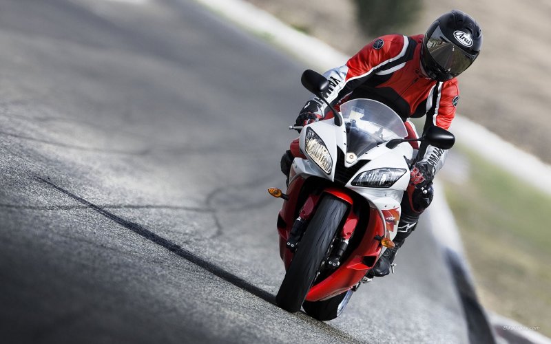 Байкер на Yamaha r6