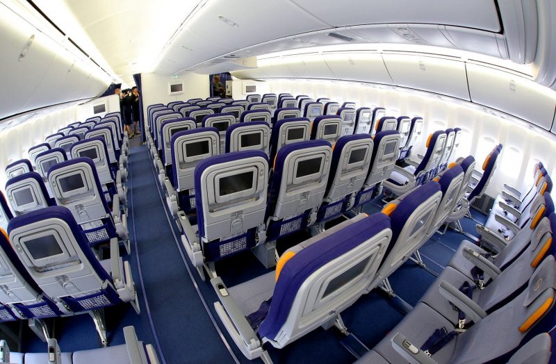 Боинг 747 900
