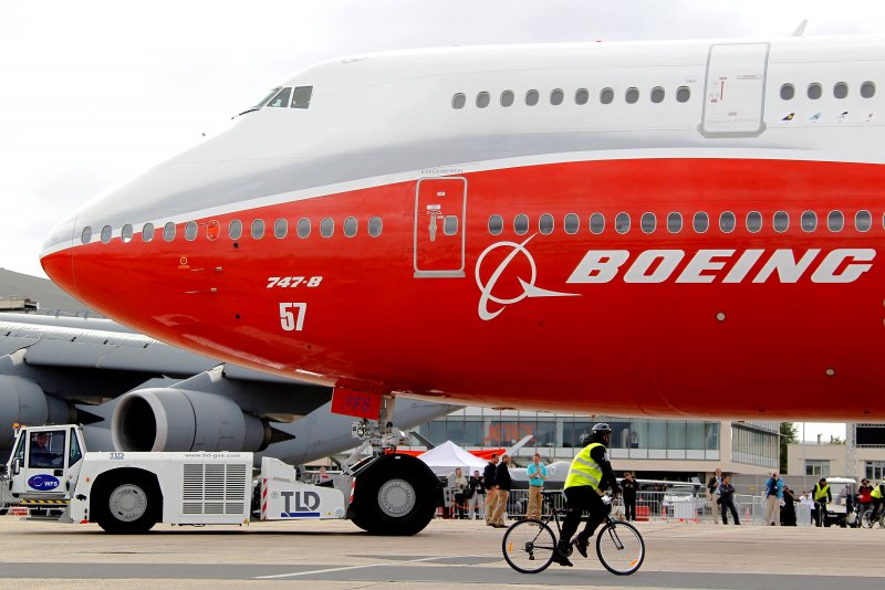 Кабина самолёта Боинг 747