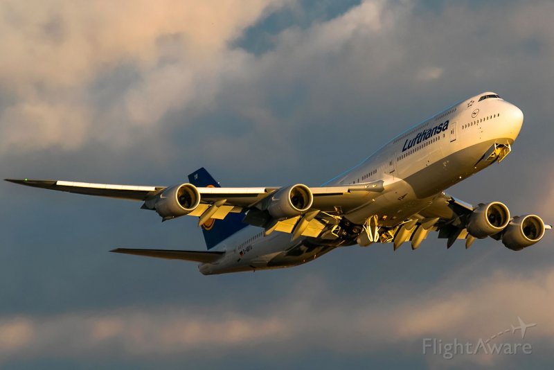 АК Россия 747