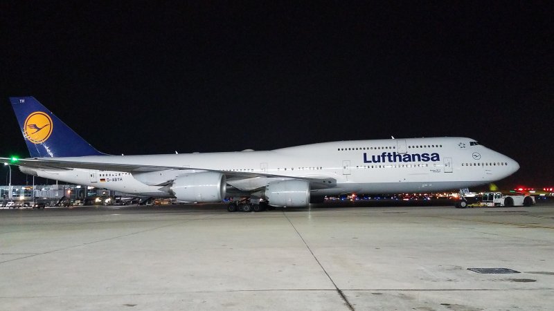 Боинг 747-8