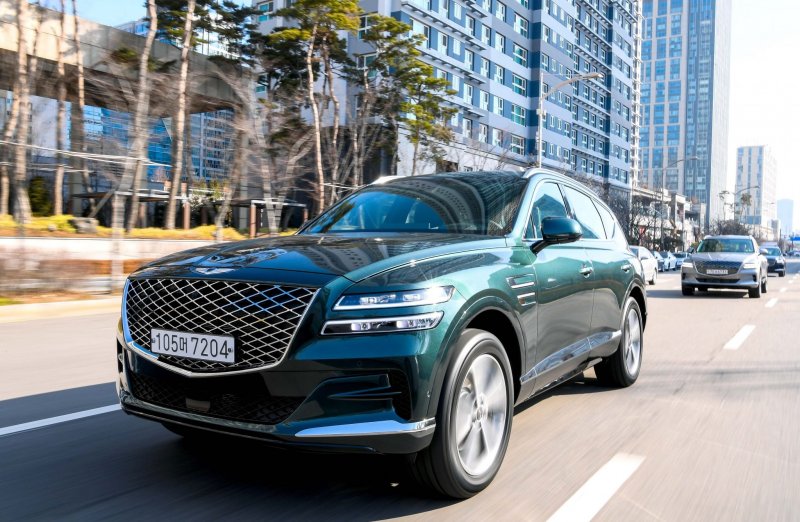 Genesis кроссовер gv80