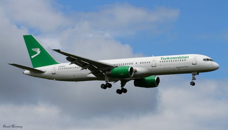 Boeing 757 черный