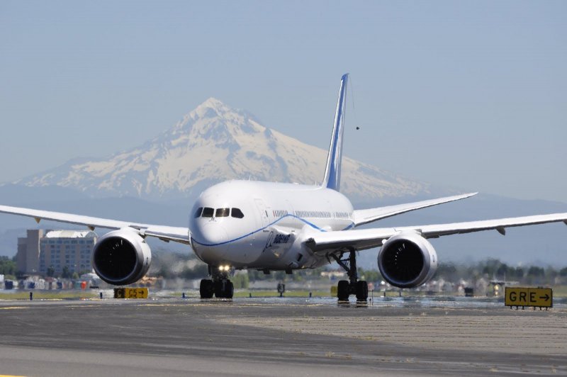 Самолет Боинг 787
