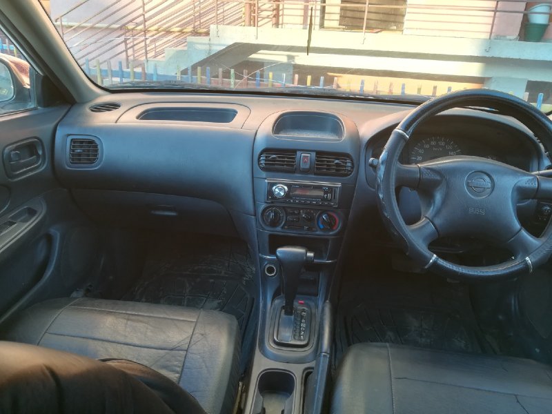 Ниссан ад 2002 салон