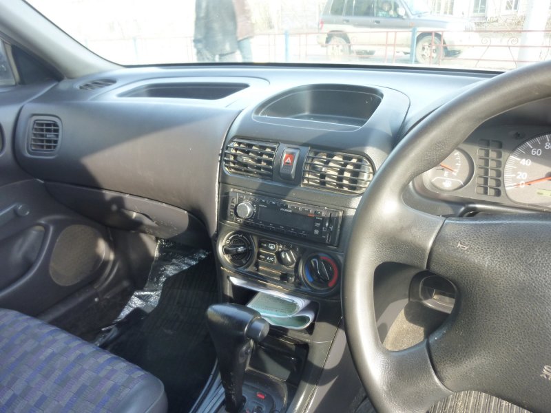 Ниссан ад 2001 салон