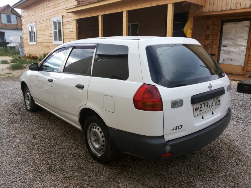 Nissan Wingroad 2000 салон