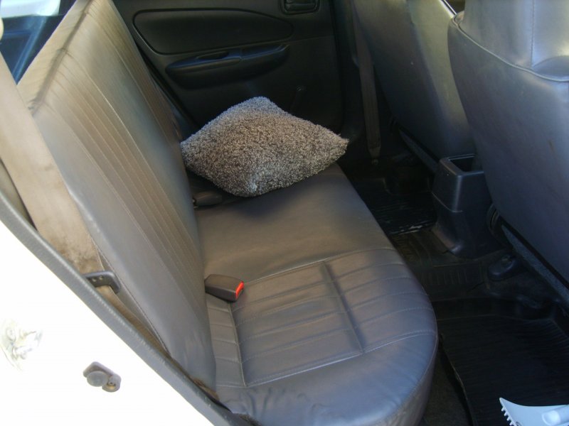 Nissan Wingroad 2002 салон