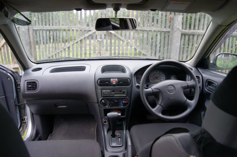 Nissan ad 2001 салон