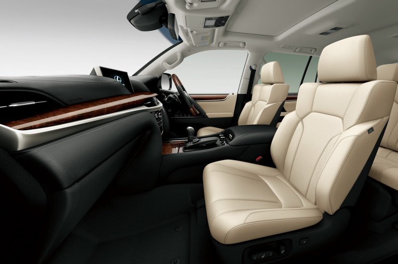 Lexus LX 570 Interior