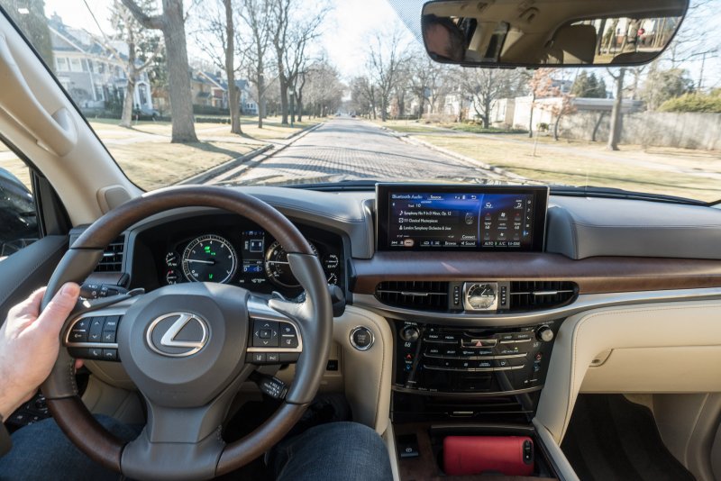 Lexus LX 570 салон