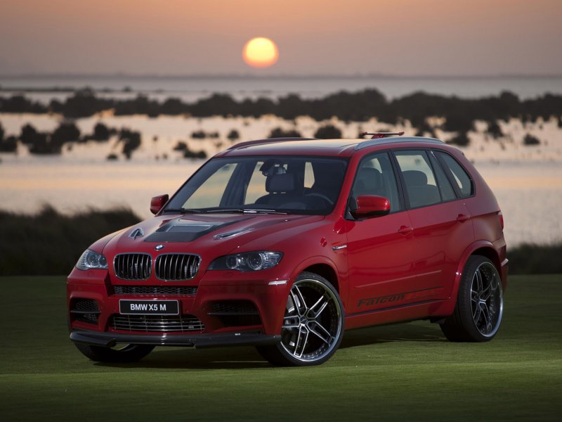 BMW x5 e70 красный