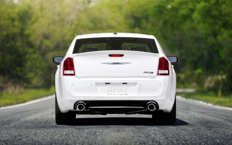 Chrysler 300c srt White