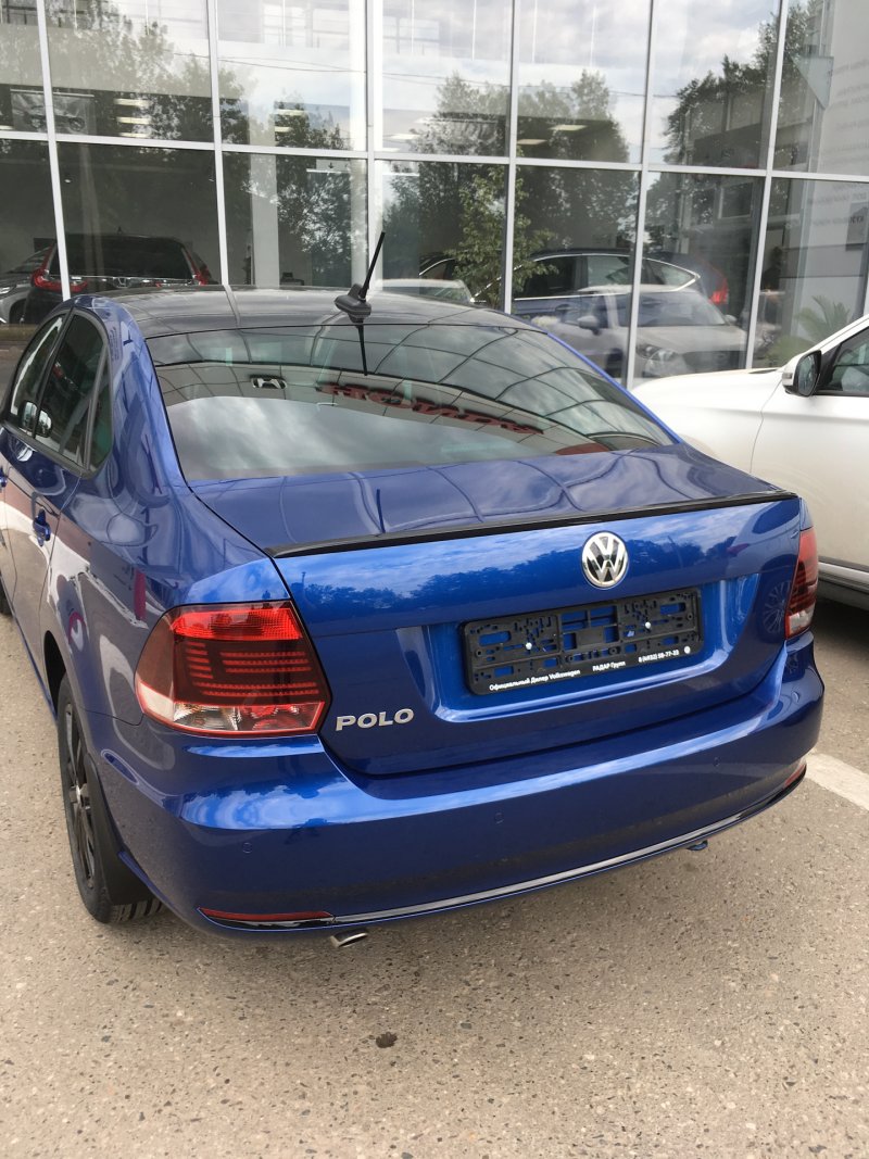 Volkswagen Polo синий Reef