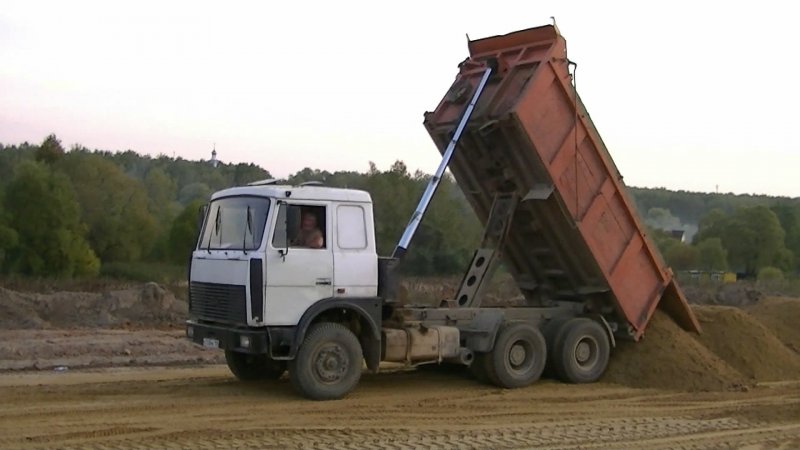 МАЗ 5515 самосвал