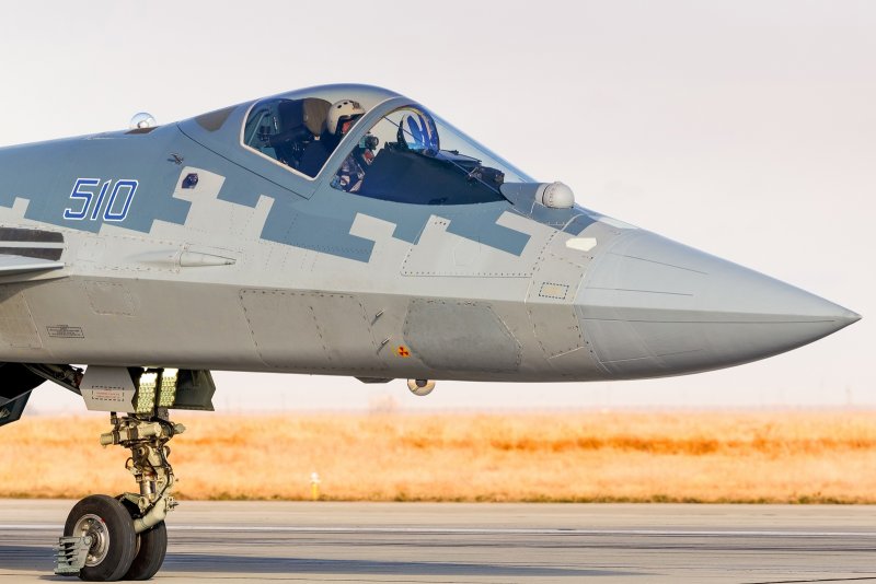 Кабина Су-57 внутри