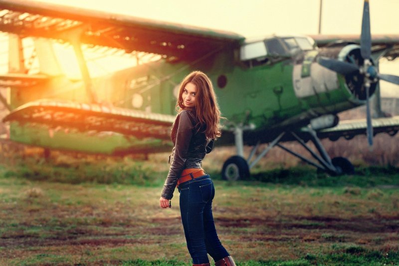 Девушка Авиатор