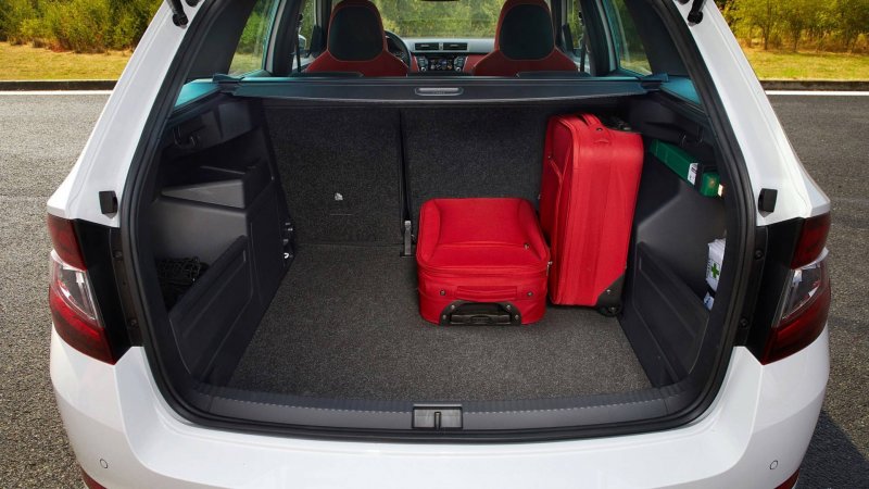Skoda Fabia II Рестайлинг багажник