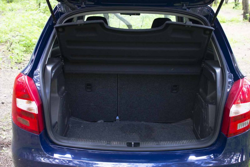 Skoda Fabia 2 Рестайлинг багажник