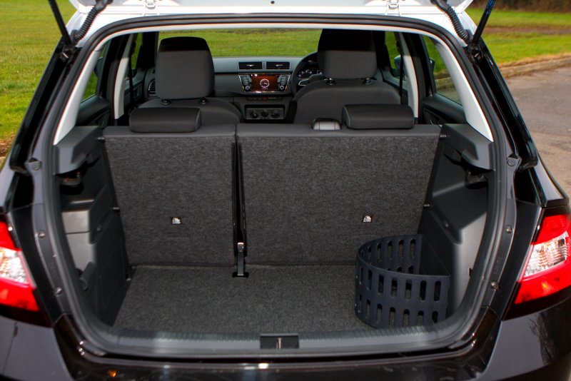 Skoda Fabia 2 универсал багажник