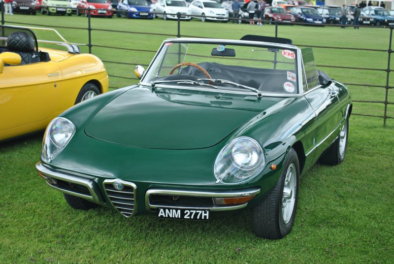 Alfa Romeo Spider 2л