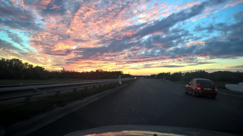 Вид из машины на дорогу