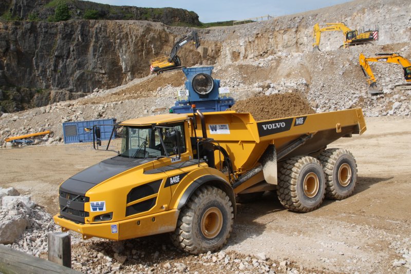 Карьерный самосвал Volvo a40f