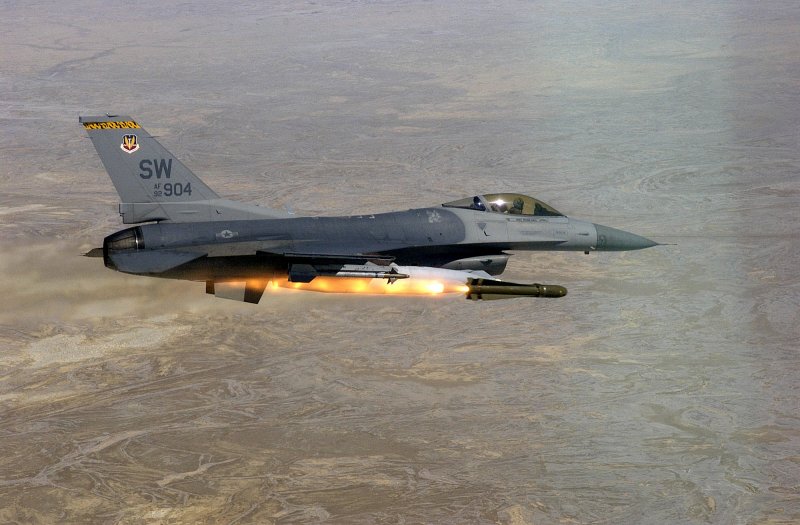 F-16 Fighting Falcon AGM 65