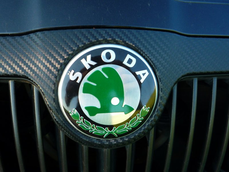 Эмблема 80мм Skoda Black