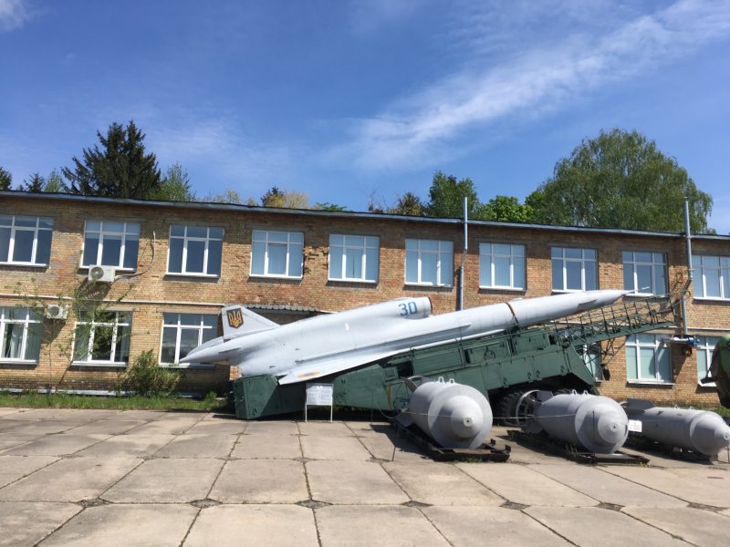 Летательные аппараты ту-143.