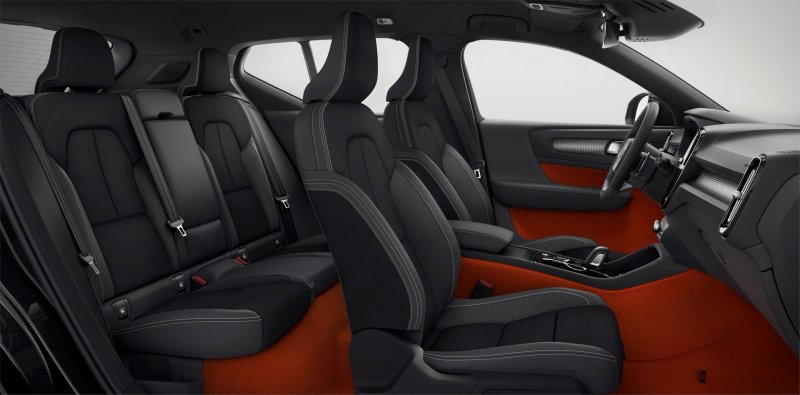 Volvo xc40 Onyx Black Red Seats